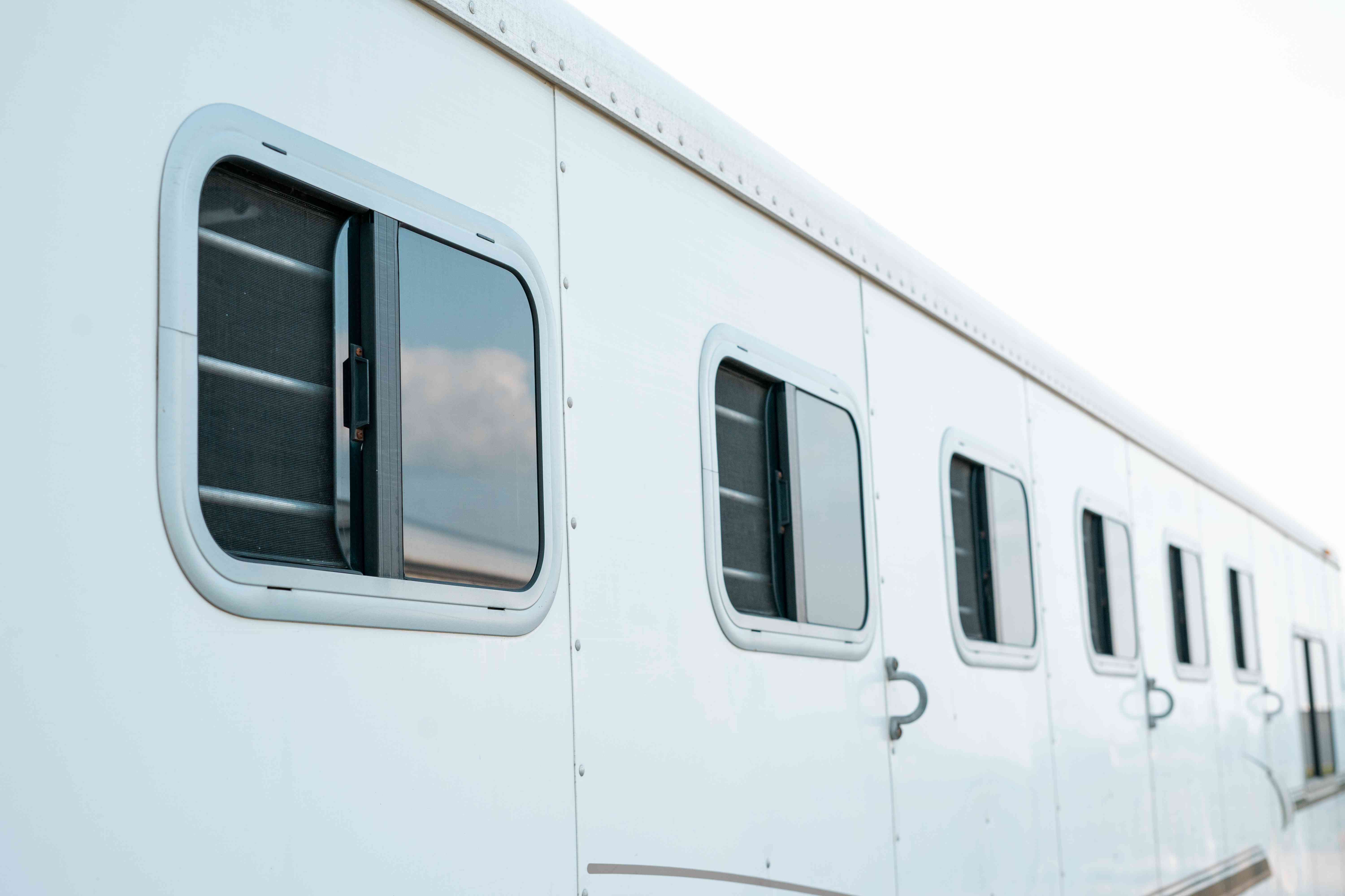 Exiss SS600 horse trailer rear view showing double doors and rear ramp