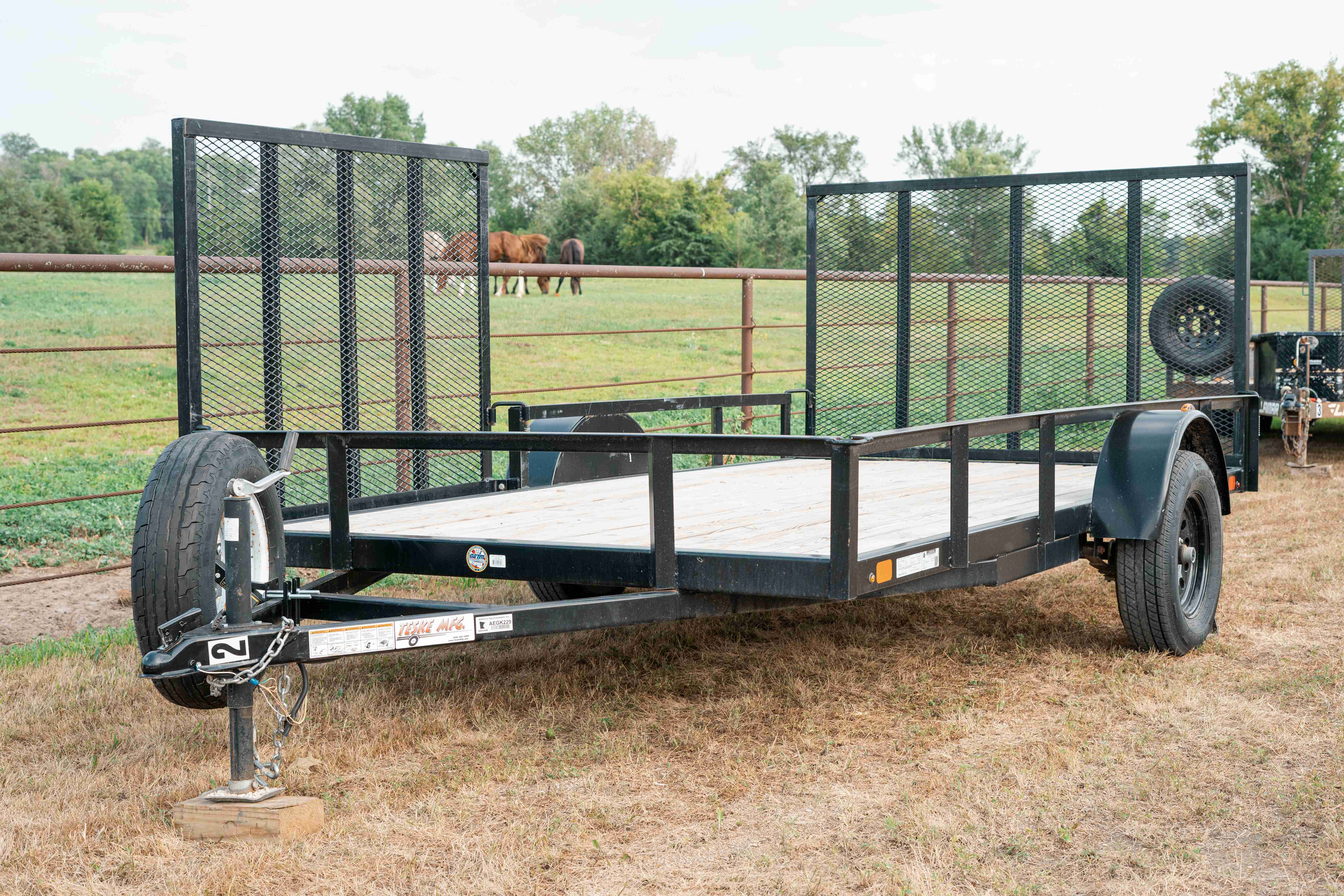 Teske trailer frame and mesh gate close-up